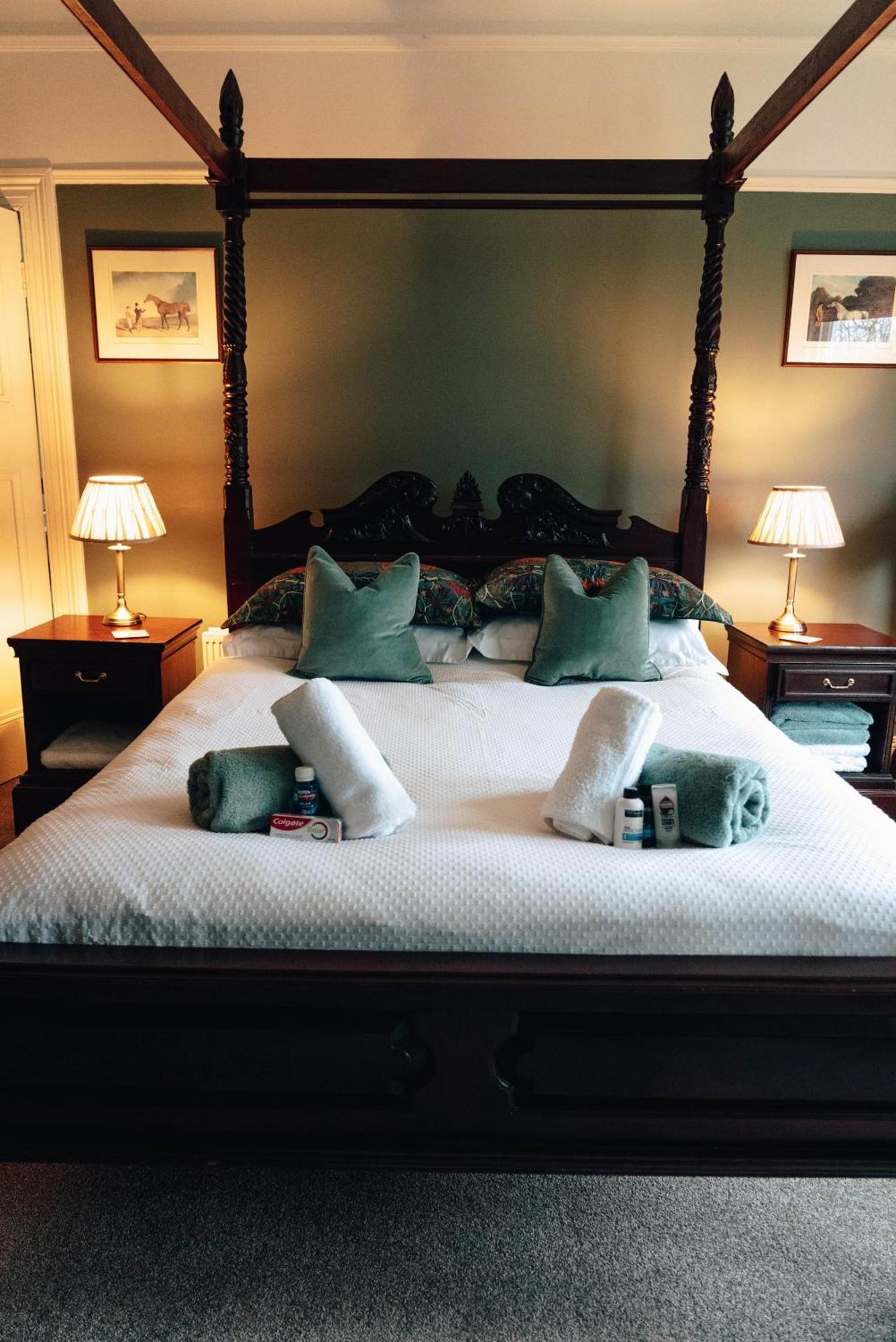 Luxury Accommodation In County Antrim With Riverside Hot Tub Kells Екстер'єр фото