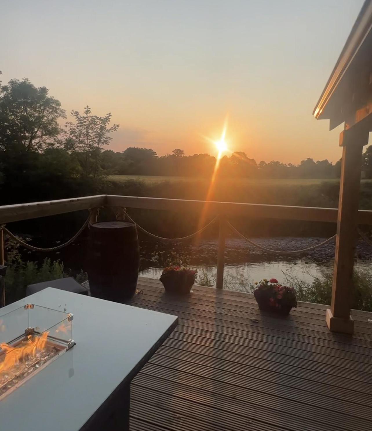 Luxury Accommodation In County Antrim With Riverside Hot Tub Kells Екстер'єр фото